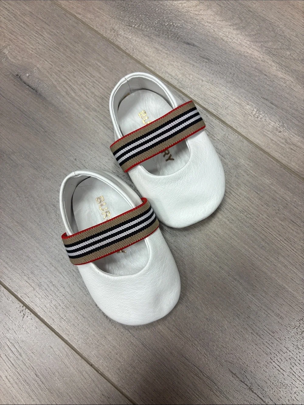Burberry classic white